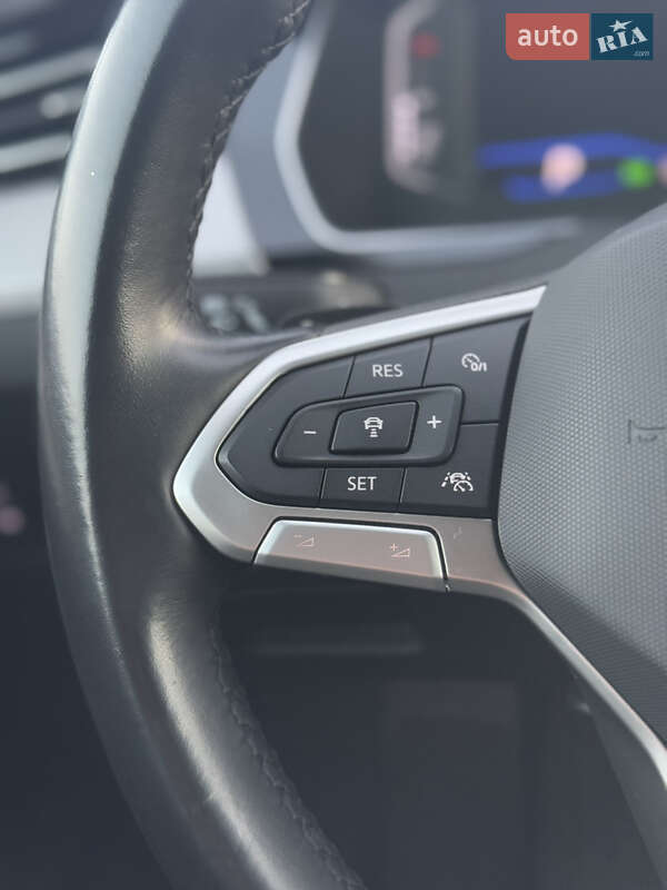 Седан Volkswagen Passat 2022 в Луцке