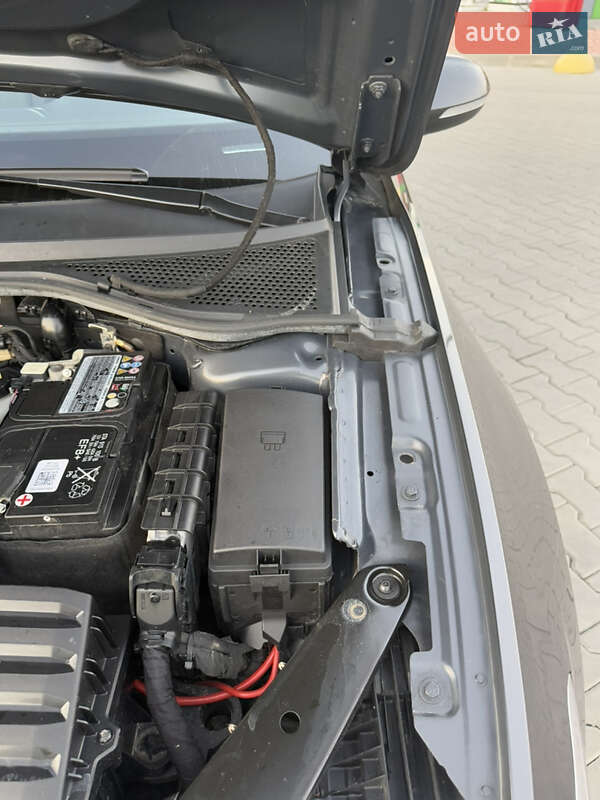 Седан Volkswagen Passat 2022 в Луцке