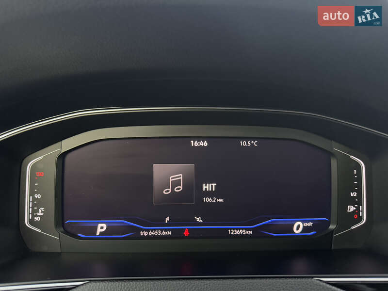 Седан Volkswagen Passat 2022 в Луцке