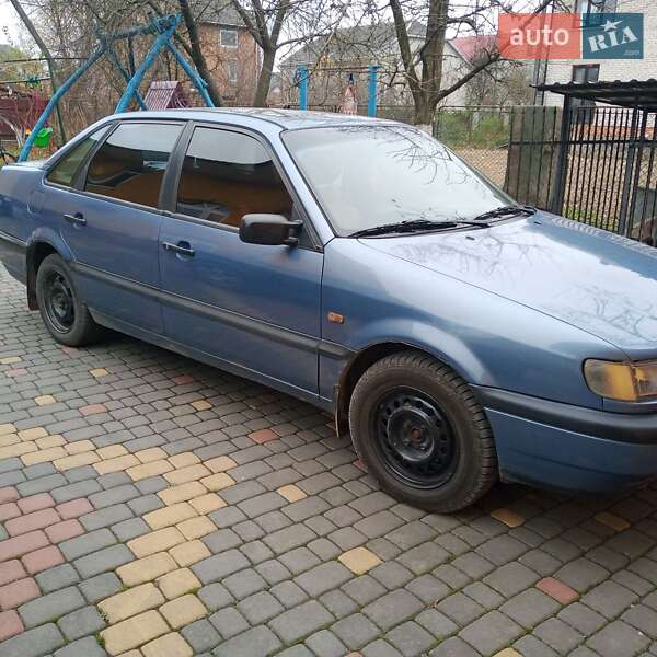 Седан Volkswagen Passat 1996 в Львове