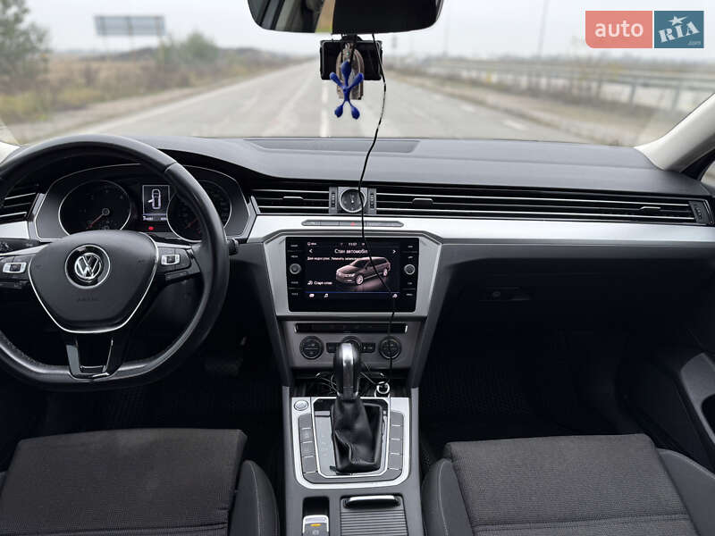 Универсал Volkswagen Passat 2017 в Житомире