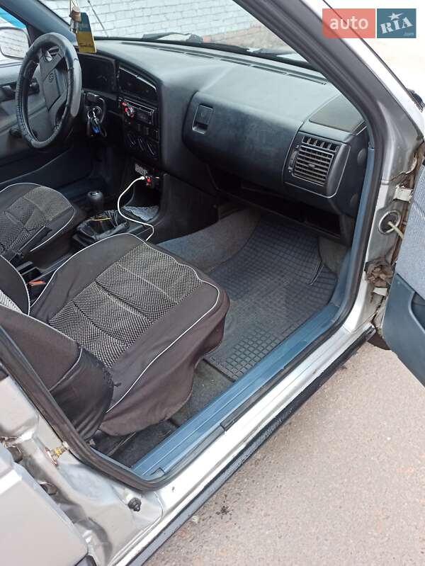 Седан Volkswagen Passat 1989 в Лубнах фото 4 Седан Volkswagen Passat 1989 в Лубнах