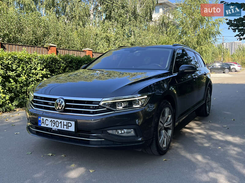 Универсал Volkswagen Passat 2020 в Киеве
