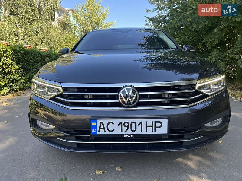 Универсал Volkswagen Passat 2020 в Киеве