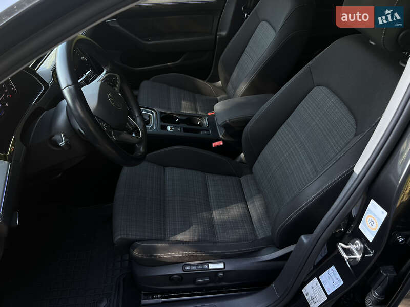 Универсал Volkswagen Passat 2020 в Киеве