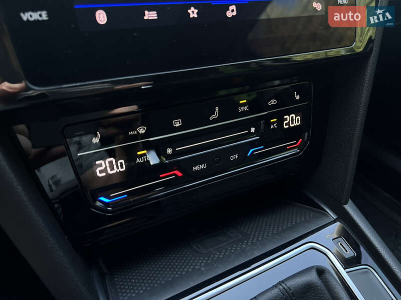 Универсал Volkswagen Passat 2020 в Киеве