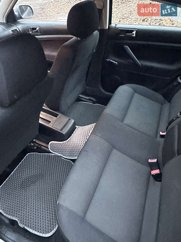 Седан Volkswagen Passat 2003 в Ровно фото 15 Седан Volkswagen Passat 2003 в Ровно