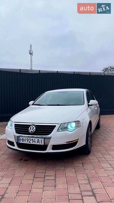 Седан Volkswagen Passat 2006 в Одессе