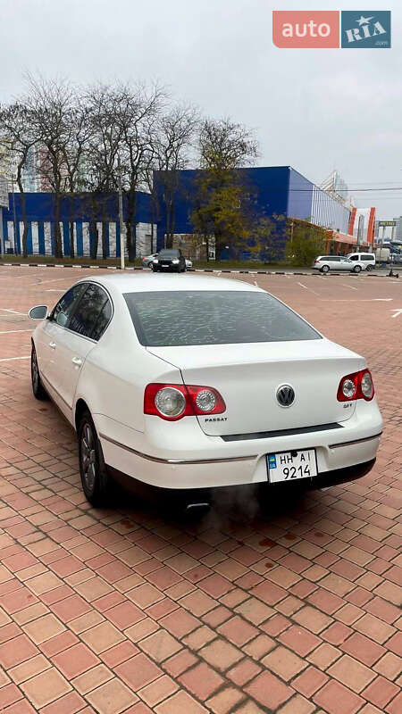 Седан Volkswagen Passat 2006 в Одессе