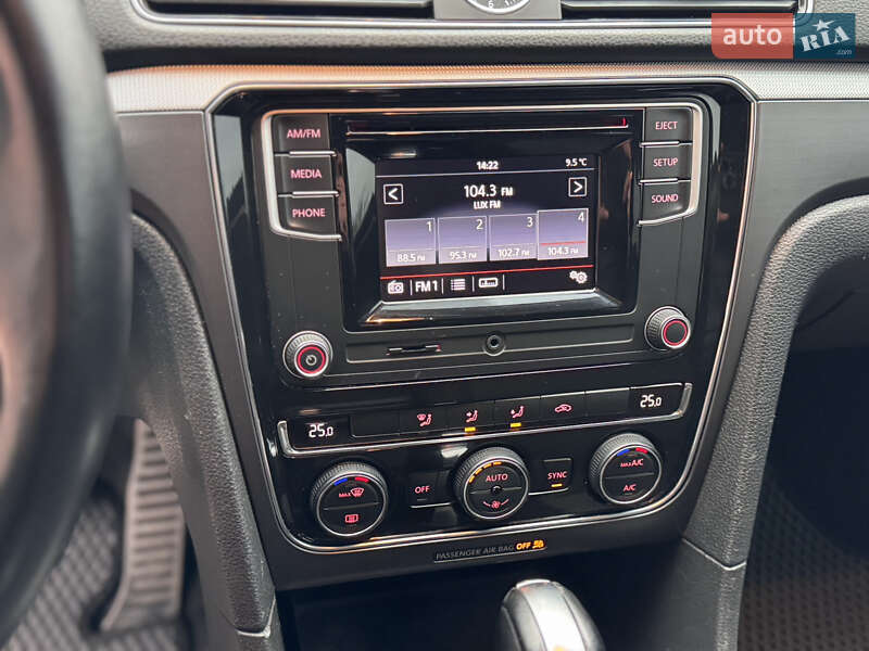 Седан Volkswagen Passat 2016 в Одессе