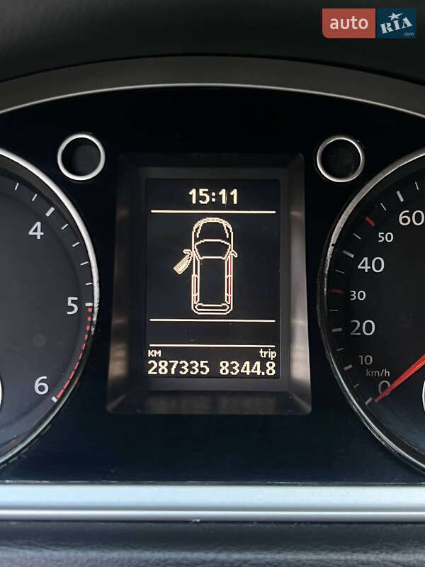 Універсал Volkswagen Passat 2012 в Новояворівську