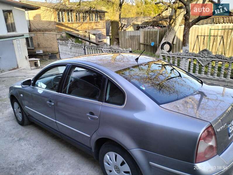 Седан Volkswagen Passat 2004 в Ровно