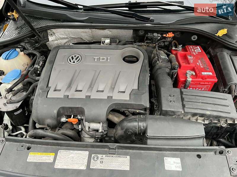 Седан Volkswagen Passat 2013 в Кременчуге