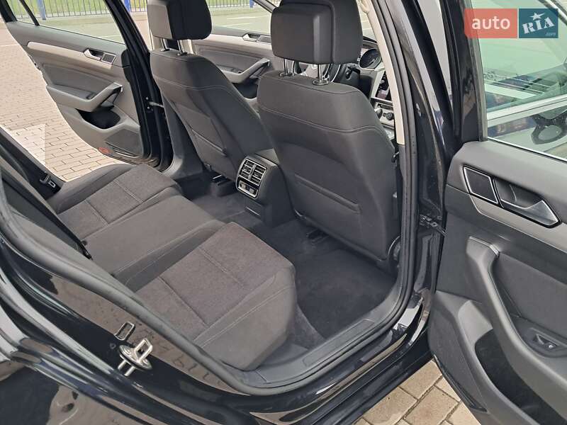 Универсал Volkswagen Passat 2018 в Нововолынске фото 13 Универсал Volkswagen Passat 2018 в Нововолынске