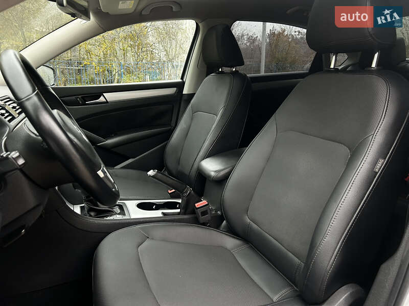 Седан Volkswagen Passat 2012 в Миколаєві