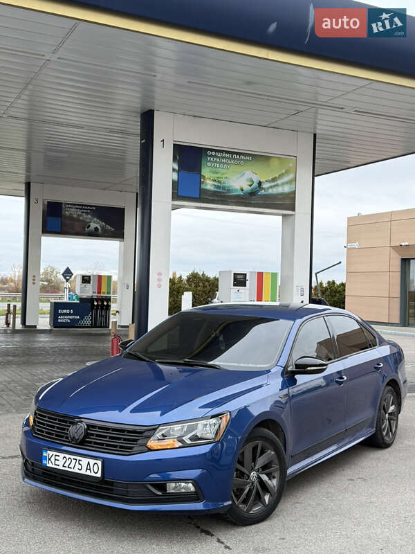 Седан Volkswagen Passat 2017 в Дніпрі