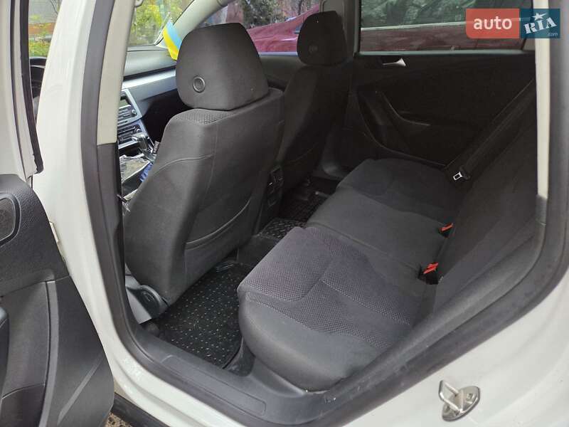 Универсал Volkswagen Passat 2010 в Черновцах