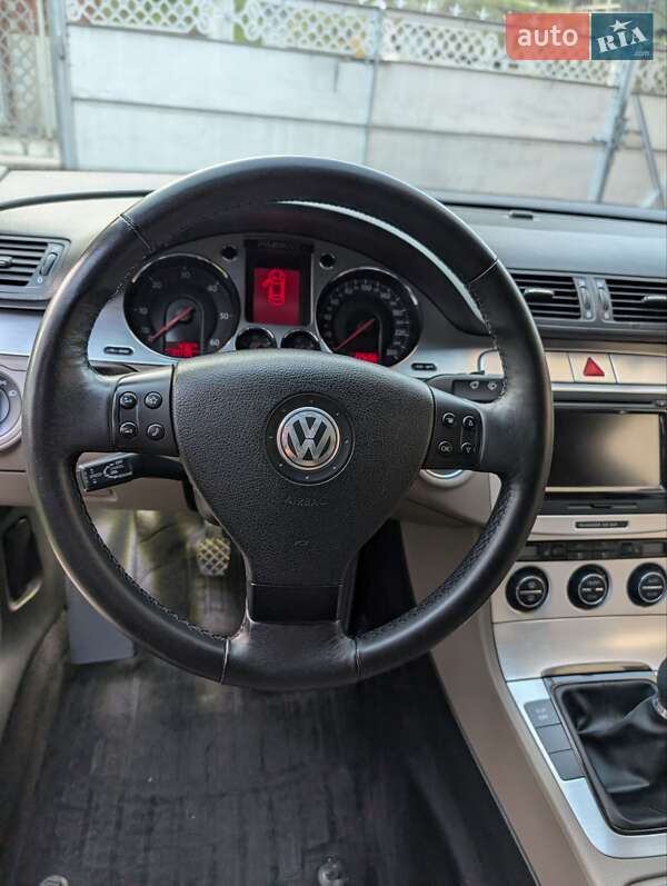 Седан Volkswagen Passat 2006 в Тячеве