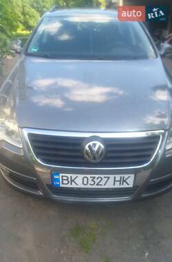 Універсал Volkswagen Passat 2007 в Острозі