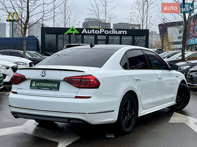 Седан Volkswagen Passat 2018 в Киеве