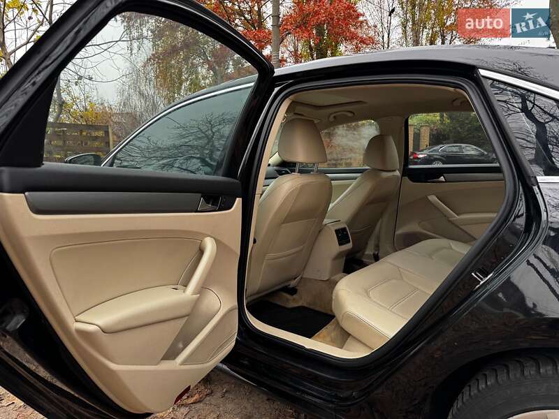 Седан Volkswagen Passat 2014 в Києві