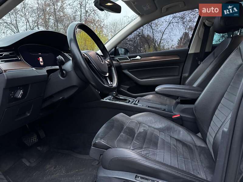 Седан Volkswagen Passat 2018 в Киеве фото 32 Седан Volkswagen Passat 2018 в Киеве