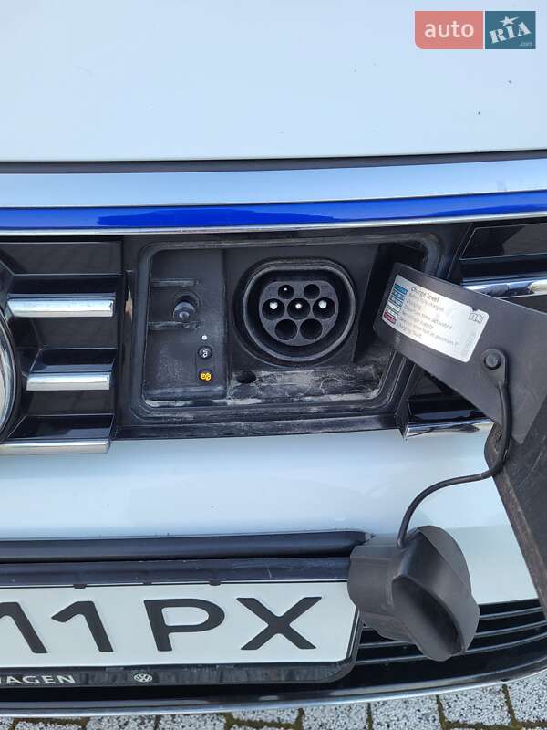 Універсал Volkswagen Passat 2016 в Львові