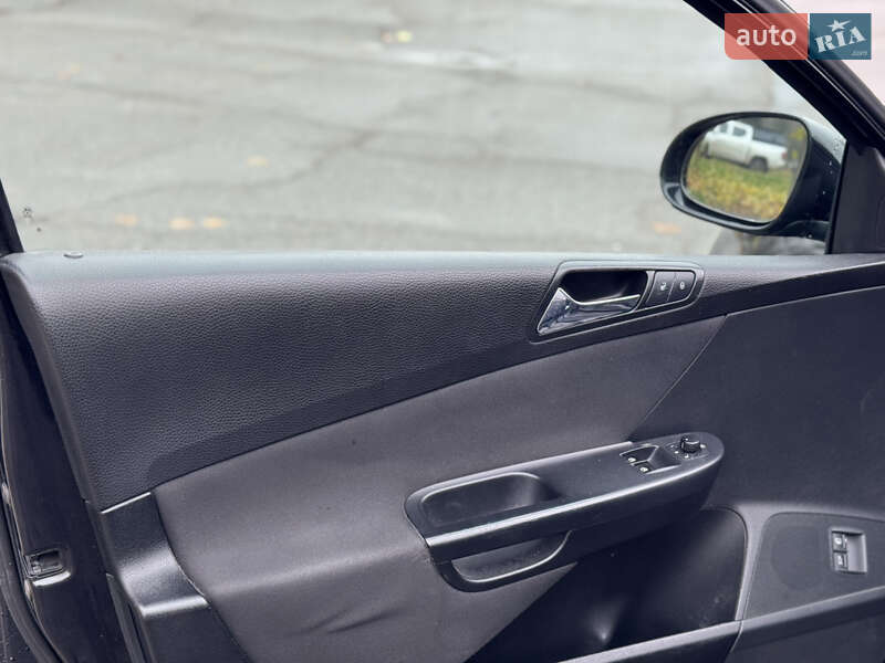 Универсал Volkswagen Passat 2006 в Умани фото 29 Универсал Volkswagen Passat 2006 в Умани