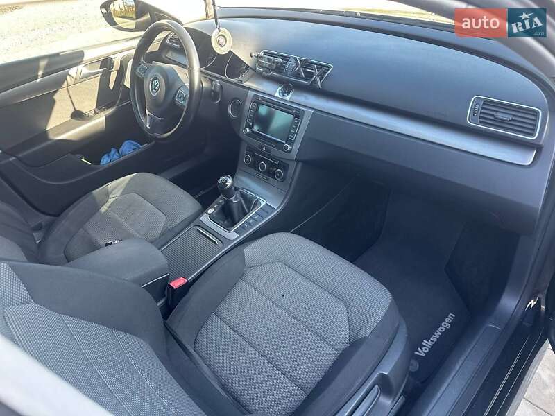 Универсал Volkswagen Passat 2011 в Виноградове