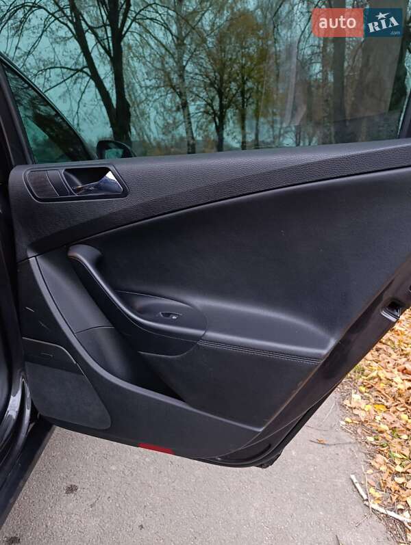 Универсал Volkswagen Passat 2009 в Луцке