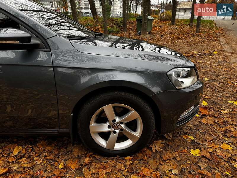 Седан Volkswagen Passat 2011 в Киеве фото 5 Седан Volkswagen Passat 2011 в Киеве