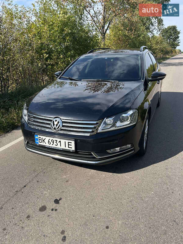 Универсал Volkswagen Passat 2011 в Сарнах фото Универсал Volkswagen Passat 2011 в Сарнах