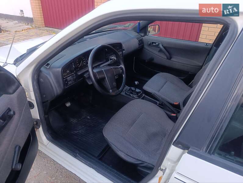 Универсал Volkswagen Passat 1989 в Запорожье