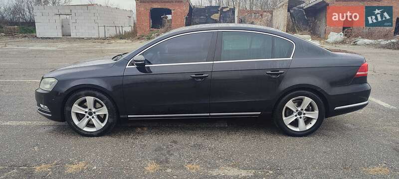 Седан Volkswagen Passat 2011 в Мироновке