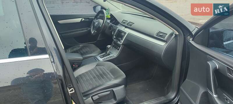 Седан Volkswagen Passat 2011 в Мироновке