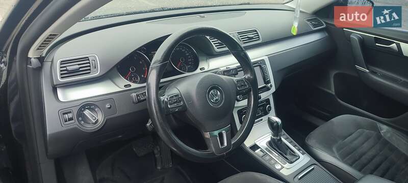 Седан Volkswagen Passat 2011 в Мироновке