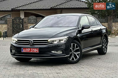 Седан Volkswagen Passat 2021 в Рівному