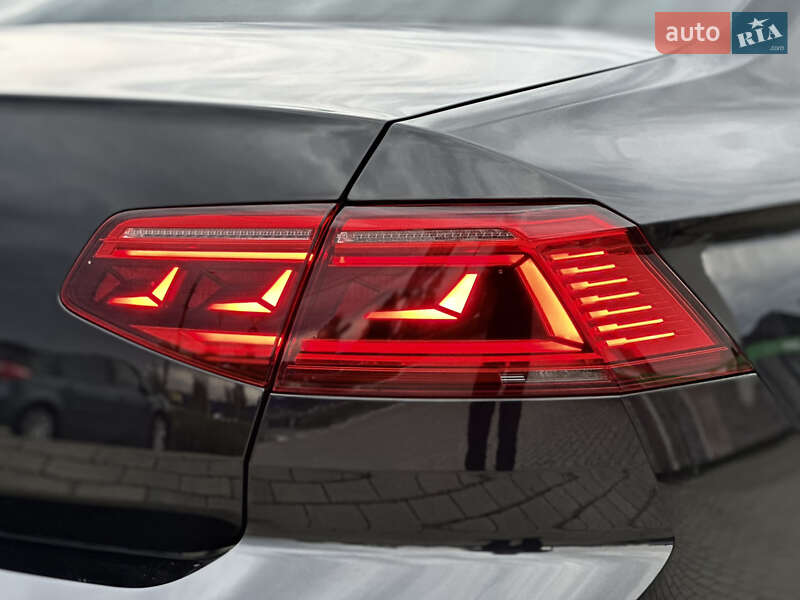Седан Volkswagen Passat 2021 в Ровно
