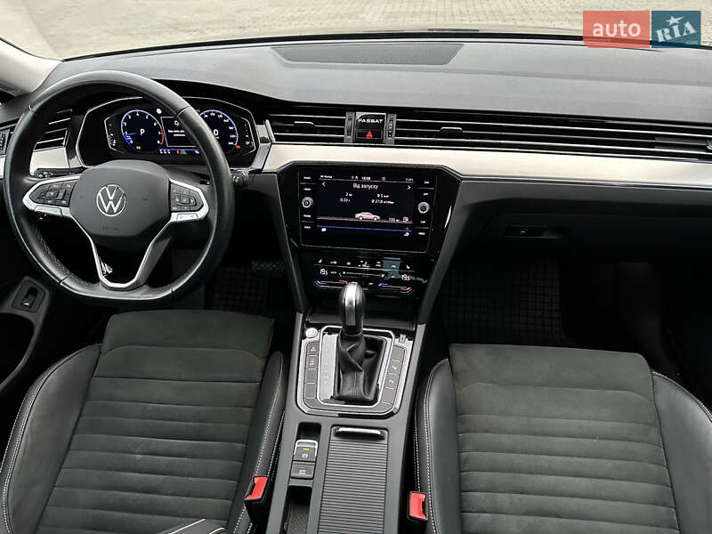 Седан Volkswagen Passat 2021 в Ровно