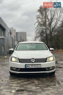 Универсал Volkswagen Passat 2014 в Киеве