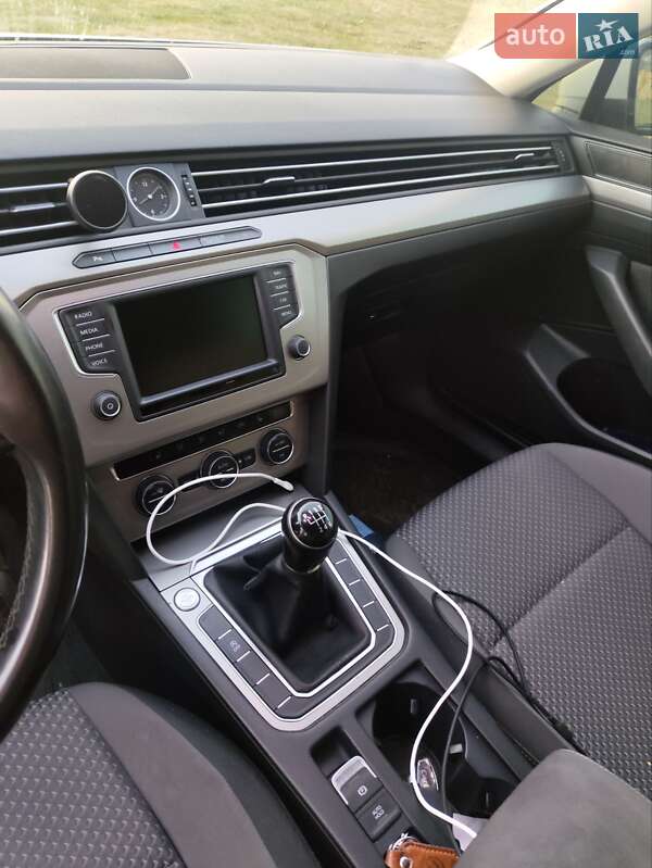 Універсал Volkswagen Passat 2016 в Корсунь-Шевченківському