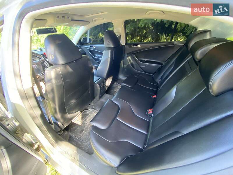 Седан Volkswagen Passat 2009 в Львове