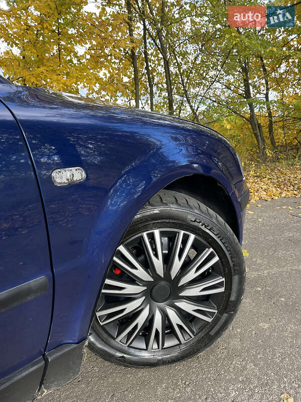 Седан Volkswagen Passat 1998 в Баре