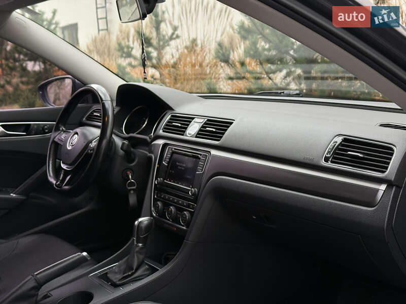 Седан Volkswagen Passat 2017 в Луцке фото 12 Седан Volkswagen Passat 2017 в Луцке