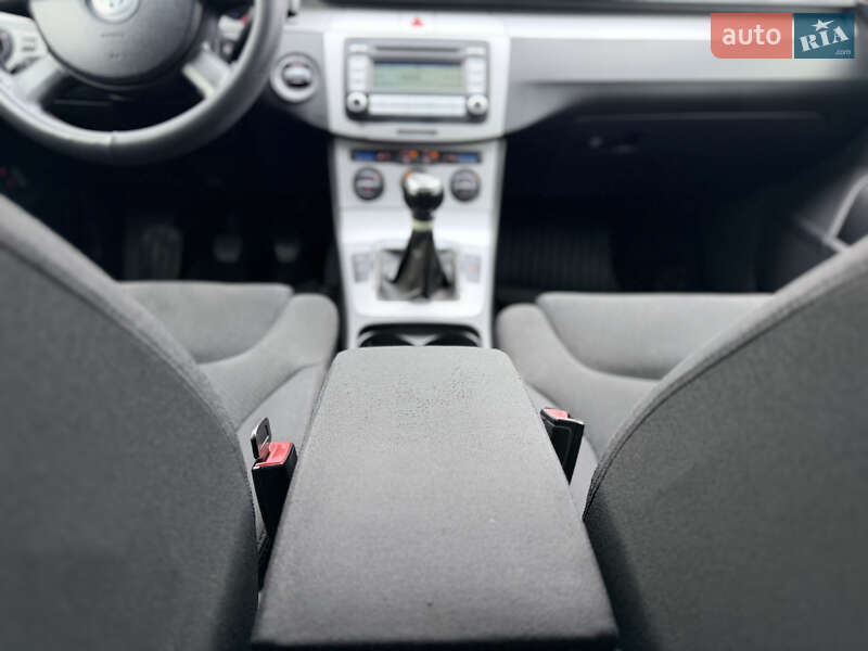 Универсал Volkswagen Passat 2007 в Ровно