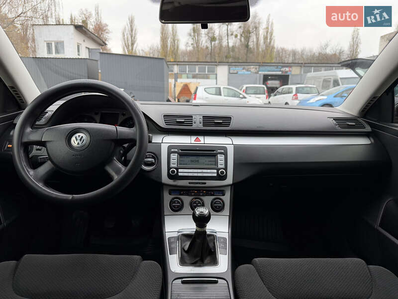 Универсал Volkswagen Passat 2007 в Ровно