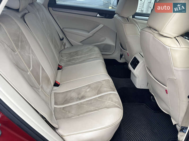 Седан Volkswagen Passat 2015 в Киеве