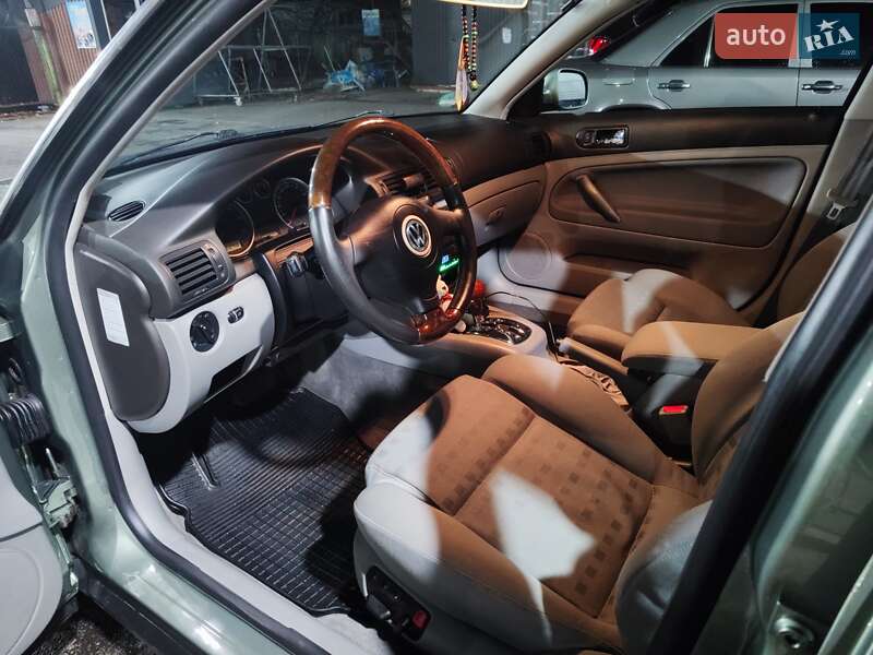 Седан Volkswagen Passat 2001 в Виннице