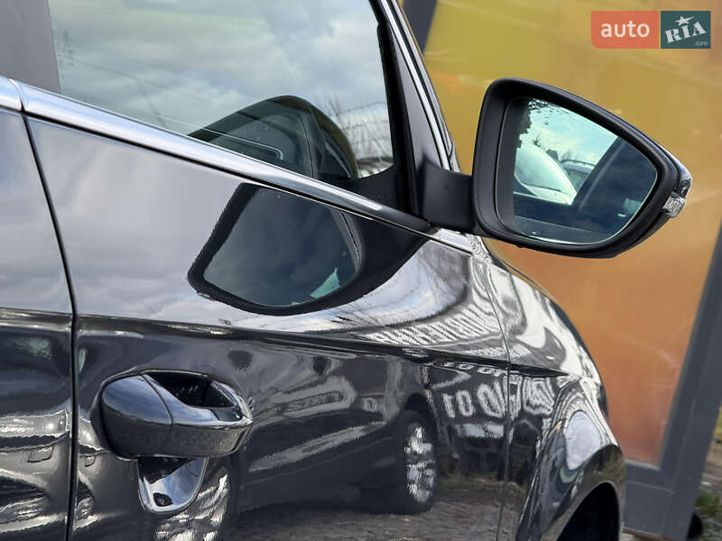 Универсал Volkswagen Passat 2011 в Стрые