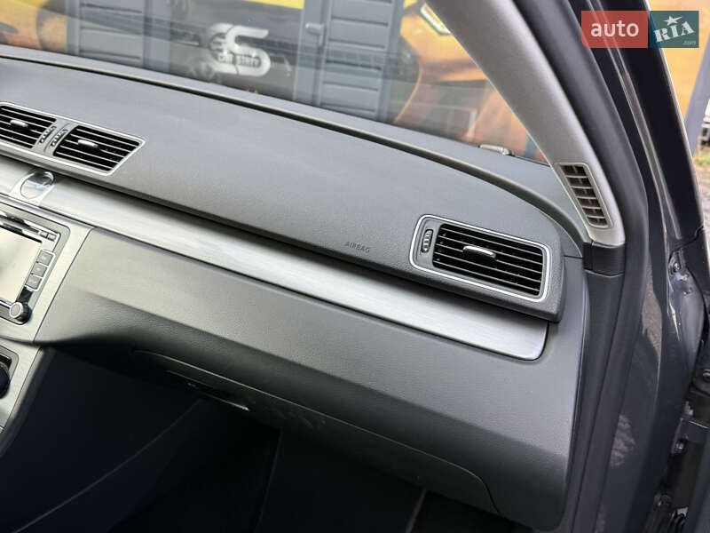 Универсал Volkswagen Passat 2011 в Стрые